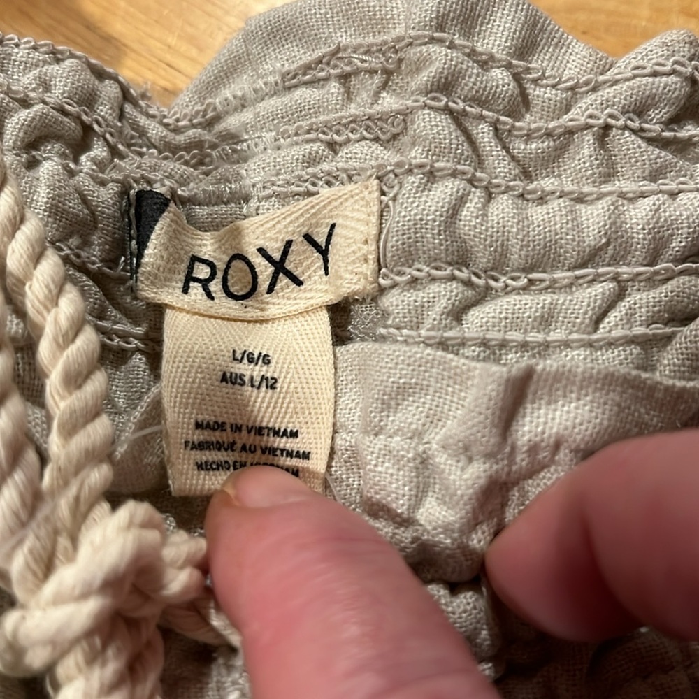 ποΈ# 2400 NWT ROXY Oceanside Elastic Waist Linen Shorts - Picture 4 of 7